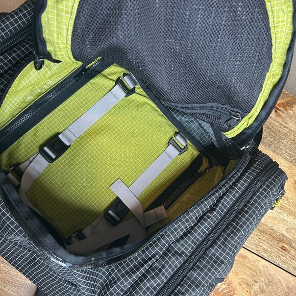 Tom Bihn  Aeronaut 45 - Picture 6 of 8